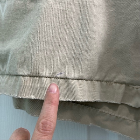 Old Navy Women's Size 10 Chino Khaki Flat Front Shorts - Picture 3 of 14